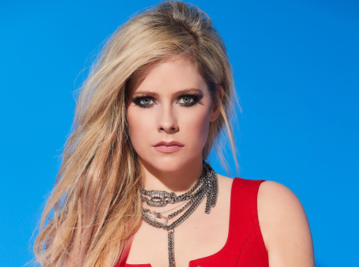 Avril Lavigne estrena su nuevo álbum "Love sux"