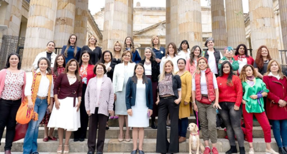 El 40 % de aspirantes a las legislativas de Colombia son mujeres