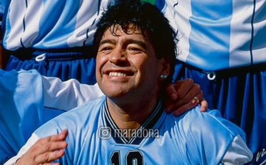 El increíble precio de subasta de una camiseta de Maradona en la Copa del Mundo contra Inglaterra en México