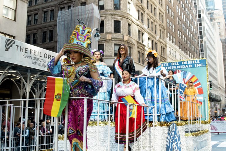 Myriam Hernández Reina en el desfile de la Hispanidad de Nueva York